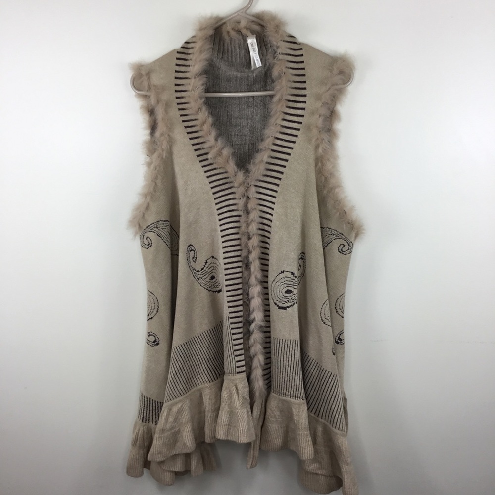 Diva Design Sleeveless Open Cardigan Faux Fur